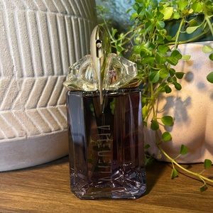 Alien Eau de Parfum 2oz